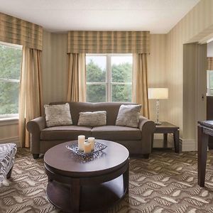 One-Bedroom Executive Queen Suite Non-Smoking